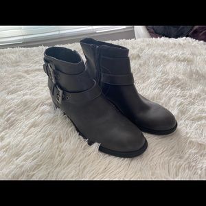 Life Stride Ankle Boots